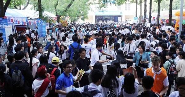 Đăng k&yacute; gian h&agrave;ng Tư vấn m&ugrave;a thi B&aacute;o Thanh Ni&ecirc;n: Tăng cơ hội tiếp cận th&iacute; sinh