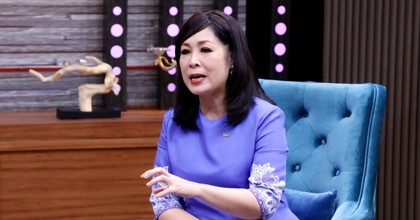 Thầy gi&aacute;o gặp cảnh 'con anh, con em' với vợ k&eacute;m tuổi khiến Hồng V&acirc;n x&oacute;t xa