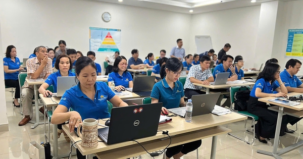 C&aacute;c kh&oacute;a đ&agrave;o tạo chuy&ecirc;n nghiệp cho người lớn tuổi