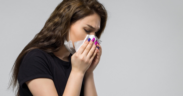 C&uacute;m m&ugrave;a: B&aacute;c sĩ chỉ ra những triệu chứng điển h&igrave;nh, c&aacute;ch ph&ograve;ng bệnh tại nh&agrave;