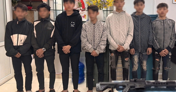 C&ocirc;ng an TP.Nha Trang l&agrave;m việc với nh&oacute;m cầm s&uacute;ng nhựa ẩu đả tr&ecirc;n phố