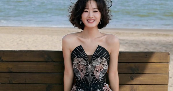 Triệu Lệ Dĩnh hạnh ph&uacute;c b&ecirc;n con trai, sự nghiệp thăng hoa sau giải Thị hậu