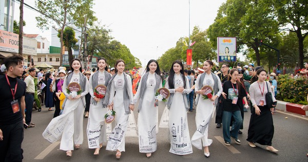 C&aacute;c người đẹp lan tỏa văn h&oacute;a c&agrave; ph&ecirc; tại Lễ hội C&agrave; ph&ecirc; Bu&ocirc;n Ma Thuột