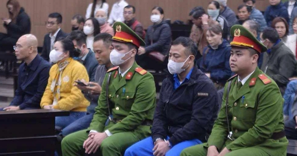 Vụ ch&aacute;y 56 người chết: T&ograve;a nh&agrave; x&acirc;y sai ph&eacute;p, 'kh&ocirc;ng kh&aacute;c g&igrave; chiếc hộp k&iacute;n'