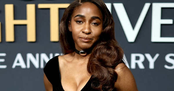 Nữ diễn vi&ecirc;n bị dọa giết sau khi Elon Musk đăng tin giả