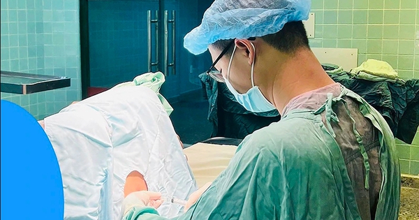 Cụ b&agrave; 102 tuổi hồi phục ngoạn mục sau khi bị g&atilde;y xương đ&ugrave;i