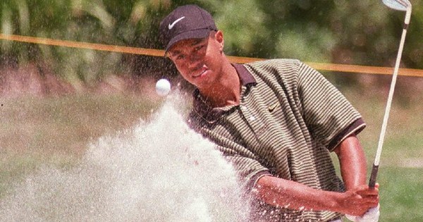 Tiger Woods 'b&iacute; mật hẹn h&ograve;' vợ cũ Donald Trump Jr.