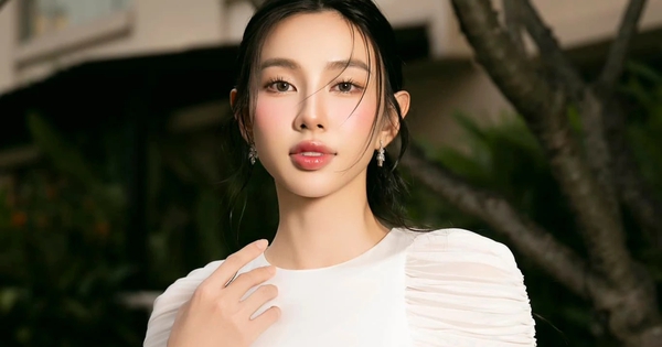 Ph&iacute;a c&ocirc;ng ty kẹo rau củ Kera l&agrave;m r&otilde; vai tr&ograve; của Hoa hậu Th&ugrave;y Ti&ecirc;n