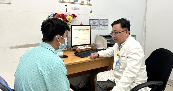 Cấp cứu v&igrave; gọi thợ cắt t&oacute;c cắt bao quy đầu, b&aacute;c sĩ lưu &yacute; g&igrave;?