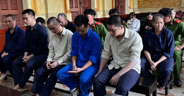 Chủ mưu đường d&acirc;y sản xuất thuốc giả bằng bột năng bị phạt 19 năm t&ugrave;