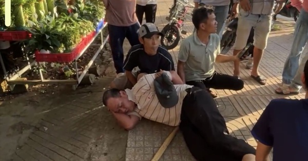 Giật 8 chỉ v&agrave;ng tại Xuy&ecirc;n Mộc, bị người d&acirc;n truy bắt