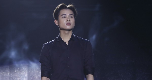 Đ&igrave;nh Văn thẳng thắn nhắc nhở, trực tiếp thị phạm cho ch&agrave;ng trai 21 tuổi