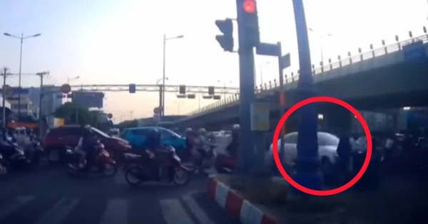 Vụ &ocirc; t&ocirc; t&ocirc;ng 10 xe m&aacute;y dừng đ&egrave;n đỏ: Nữ t&agrave;i xế c&oacute; nồng độ cồn