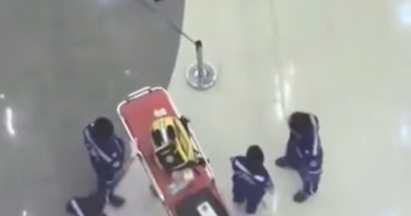 Điều tra vụ thiếu ni&ecirc;n tử vong tại một trung t&acirc;m thương mại ở TP.HCM