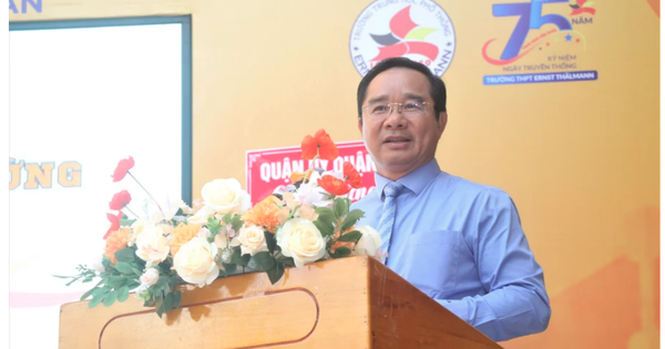 Chủ tịch UBND TP.HCM: 'Học sinh phải r&egrave;n luyện bản lĩnh v&agrave; kh&aacute;t vọng vươn l&ecirc;n'