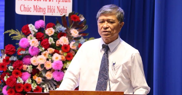 Gi&aacute;m đốc Sở GD-ĐT TP.HCM: Trường học dạy tốt, học sinh kh&ocirc;ng phải đi học th&ecirc;m