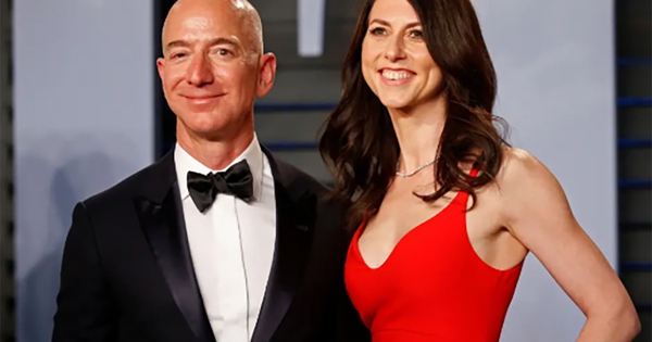 Tỉ ph&uacute; Jeff Bezos sắp kết h&ocirc;n
