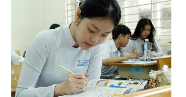 Thi tốt nghiệp THPT 2025: Lưu &yacute; quan trọng từ đăng k&yacute; đến dự thi