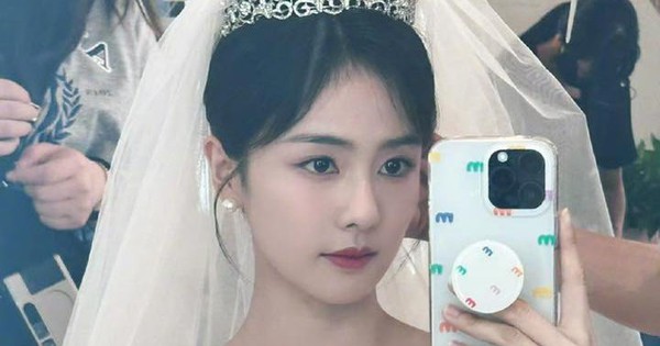 Bạch Lộc diện v&aacute;y cưới khiến fan phấn kh&iacute;ch