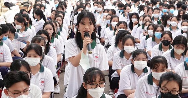 Buổi tư vấn đặc biệt ở ng&ocirc;i trường 70 năm tuổi