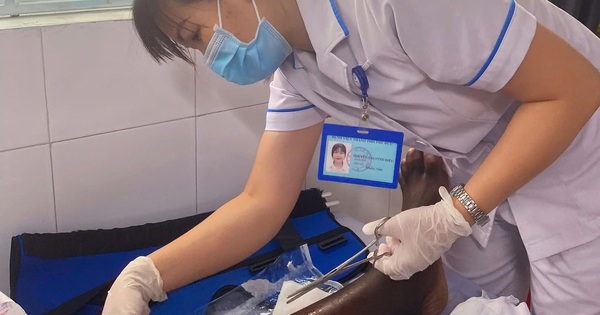 Phẫu thuật ca g&atilde;y l&uacute;n m&acirc;m ch&agrave;y cho bệnh nh&acirc;n Nigeria