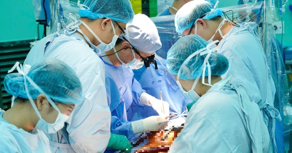 Cứu cụ &ocirc;ng suy tim, nhồi m&aacute;u n&atilde;o