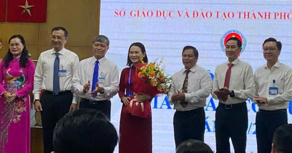 C&ocirc;ng bố h&agrave;ng loạt nh&acirc;n sự mới tại Sở GD-ĐT TP.HCM sau s&aacute;p nhập