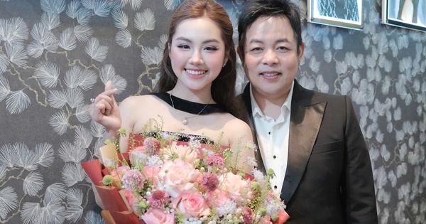 Kh&aacute;nh An khiến Quang L&ecirc; 'th&oacute;t tim' v&igrave; gặp sự cố trước thềm minishow