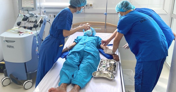 Đ&agrave; Nẵng: Gh&eacute;p tế b&agrave;o gốc tự th&acirc;n cho bệnh nh&acirc;n mắc đa u tủy xương