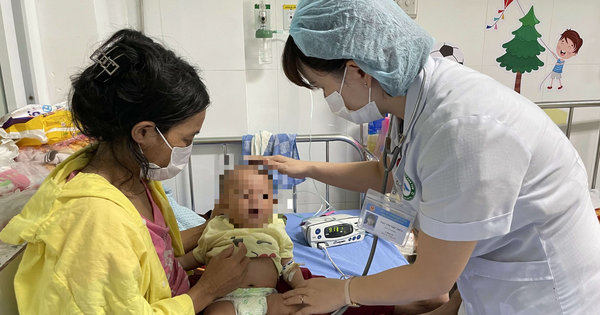 Kon Tum ho&agrave;n th&agrave;nh ti&ecirc;m ph&ograve;ng sởi cho hơn 12.500 trẻ em