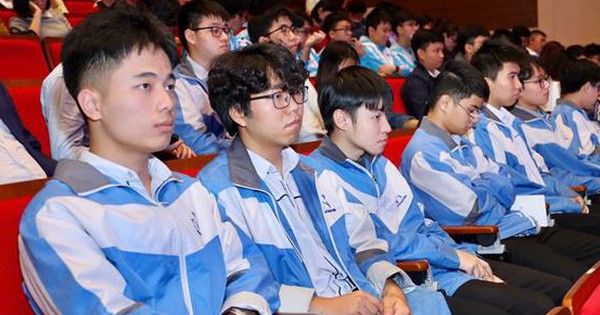 Bộ GD-ĐT c&ocirc;ng bố danh s&aacute;ch 37 học sinh dự thi Olympic quốc tế
