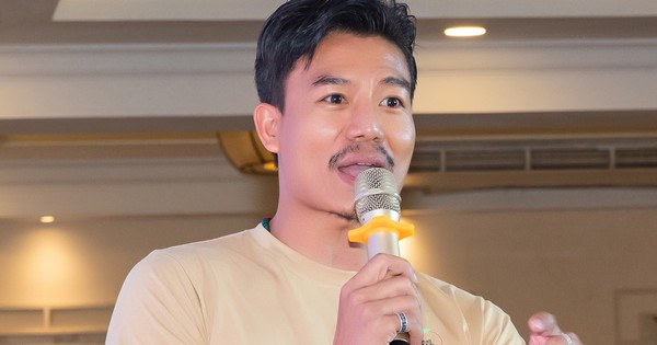 Hiếu Nguyễn tiếp tục đ&oacute;n tin vui sau m&agrave;n cầu h&ocirc;n bạn g&aacute;i luật sư