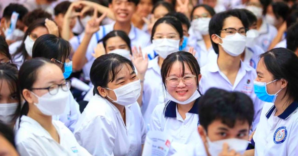 Tuyển sinh 2025: Nhiều ng&agrave;nh của Trường ĐH Ngoại ngữ-Tin học TP.HCM x&eacute;t 7-8 tổ hợp