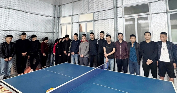 Thanh H&oacute;a: Bắt 'xới bạc' trong qu&aacute;n karaoke