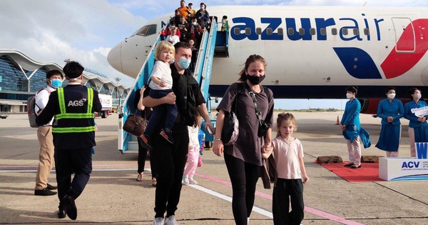 Du kh&aacute;ch Nga tới Việt Nam bất ngờ tăng mạnh