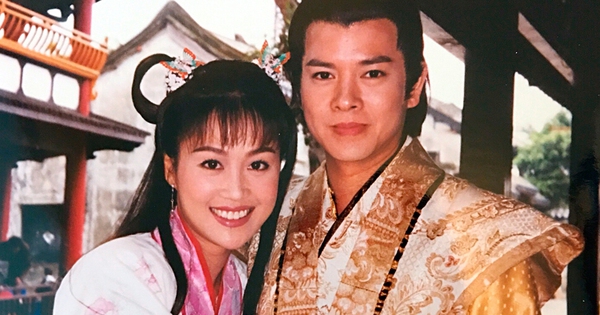 &#039;Ch&uacute;c Anh Đ&agrave;i&#039; Lương Tiểu Băng khoe h&ocirc;n nh&acirc;n hạnh ph&uacute;c suốt 25 năm