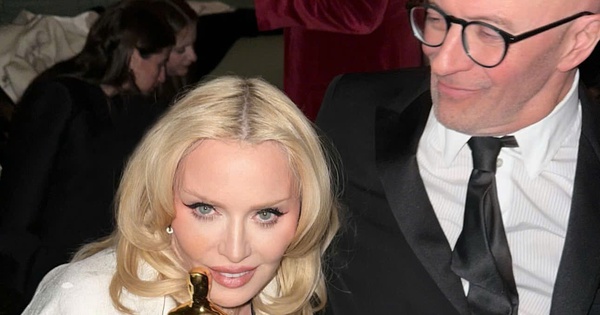 Madonna bị kh&aacute;n giả &#039;quay lưng&#039;