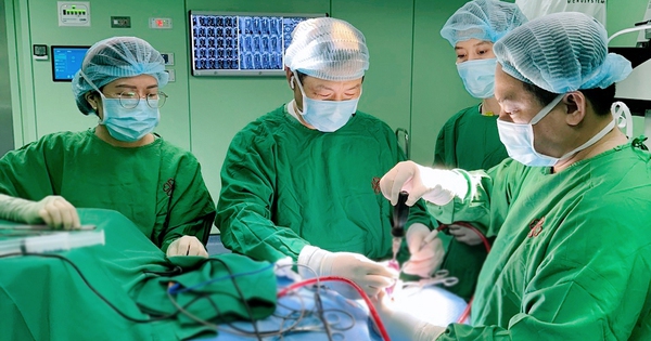 Cứu nam thanh ni&ecirc;n tho&aacute;t nguy cơ liệt sau g&atilde;y cột sống cổ, dập n&atilde;o