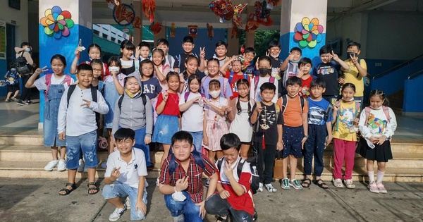 Trường c&oacute; thứ s&aacute;u hạnh ph&uacute;c, trang phục tự do, ăn trưa 'kh&ocirc;ng cơm'