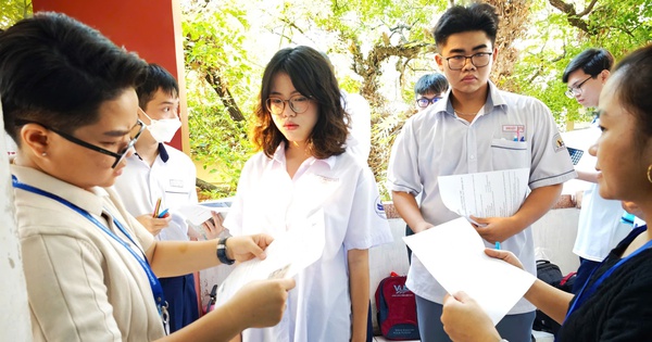 X&eacute;t tuyển ĐH 2025: Kh&ocirc;ng giới hạn tổ hợp m&ocirc;n, tăng cơ hội cho th&iacute; sinh