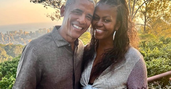 Vợ Barack Obama b&aacute;c bỏ tin ly h&ocirc;n