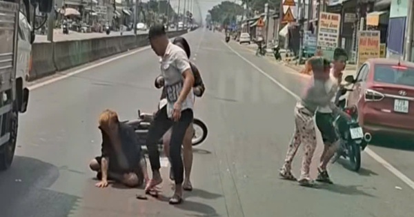 Vụ h&agrave;nh hung người đi đường ở T&acirc;y Ninh: Nghi phạm thứ 2 ra đầu th&uacute;