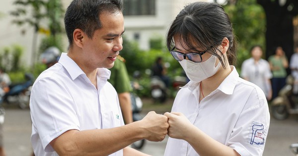 H&agrave; Nội tăng 3.000 chỉ ti&ecirc;u lớp 10 c&ocirc;ng lập