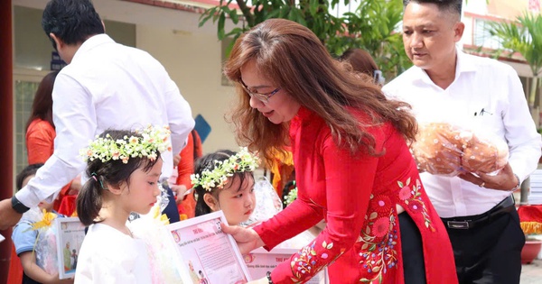 Tuy&ecirc;n dương 123 gương điển h&igrave;nh thi đua thực hiện 5 điều B&aacute;c Hồ dạy