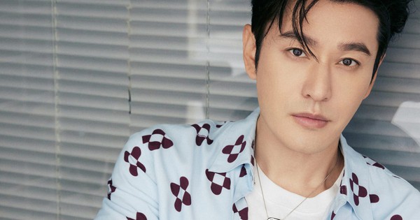 Huỳnh Hiểu Minh khoe th&acirc;n h&igrave;nh 'n&eacute;t căng' ở tuổi U.50