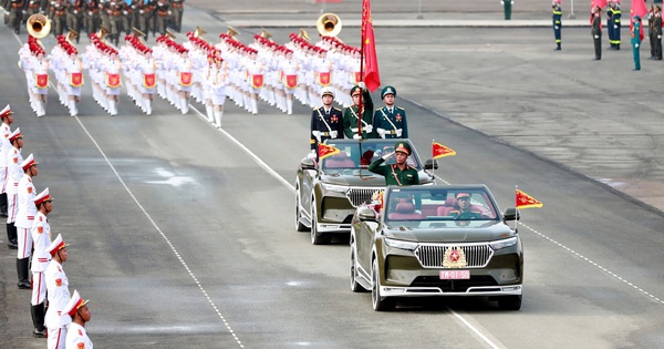 Săn chỗ xem diễu binh dịp đại lễ