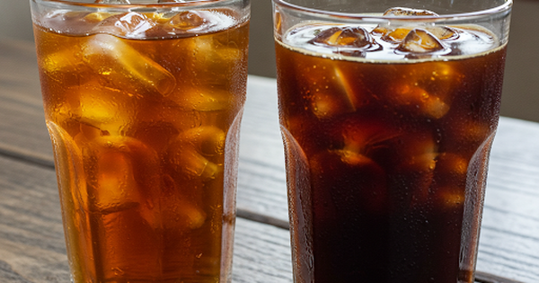 B&aacute;c sĩ: Nước ấm tốt, nhưng th&iacute;ch uống nước đ&aacute;, c&agrave; ph&ecirc; đ&aacute; h&atilde;y thử c&aacute;ch sau