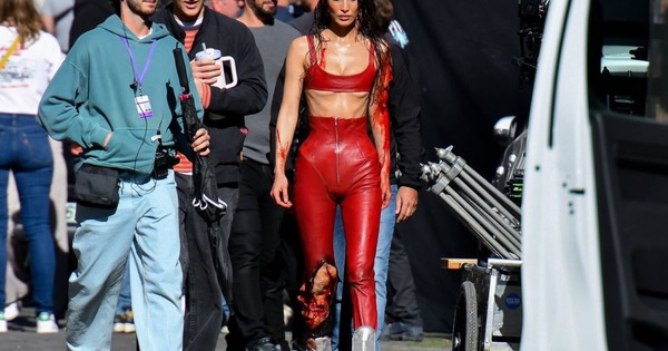 Bella Hadid khiến fan lo lắng với th&acirc;n h&igrave;nh gầy trơ xương