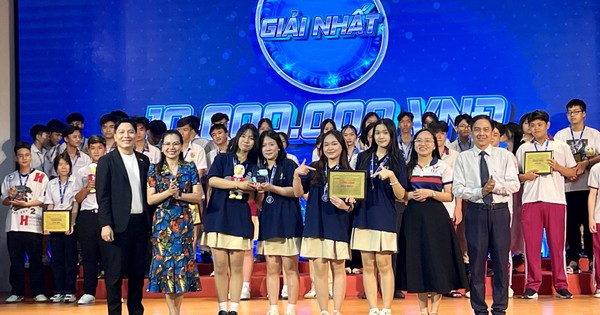 5 nữ sinh gi&agrave;nh giải 'cao thủ AI học đường'