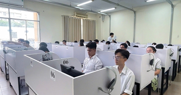 Cạnh tranh x&eacute;t tuyển v&agrave;o sư phạm